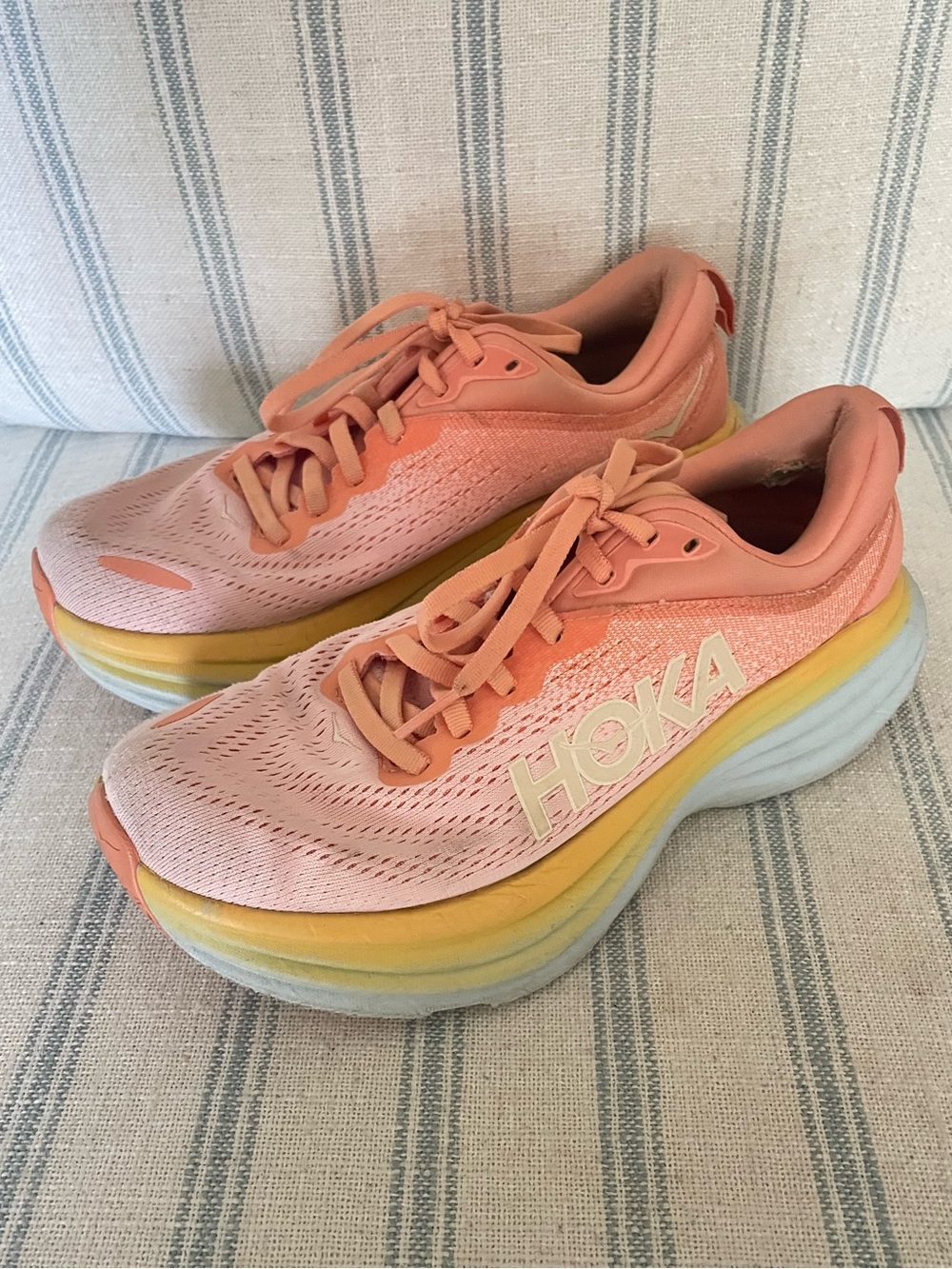 Hoka One One Bondi 8 Shell Coral Peach Parfait Running Shoes Womens 7B